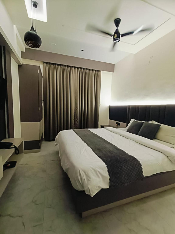 hotel raj residency
