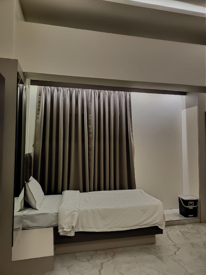 hotel raj residency