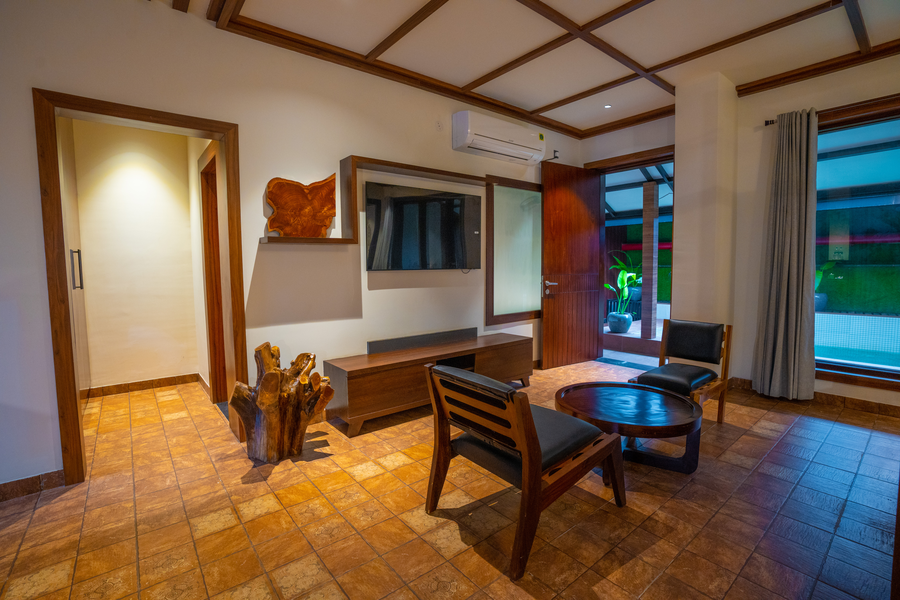 pleasant tree hotel