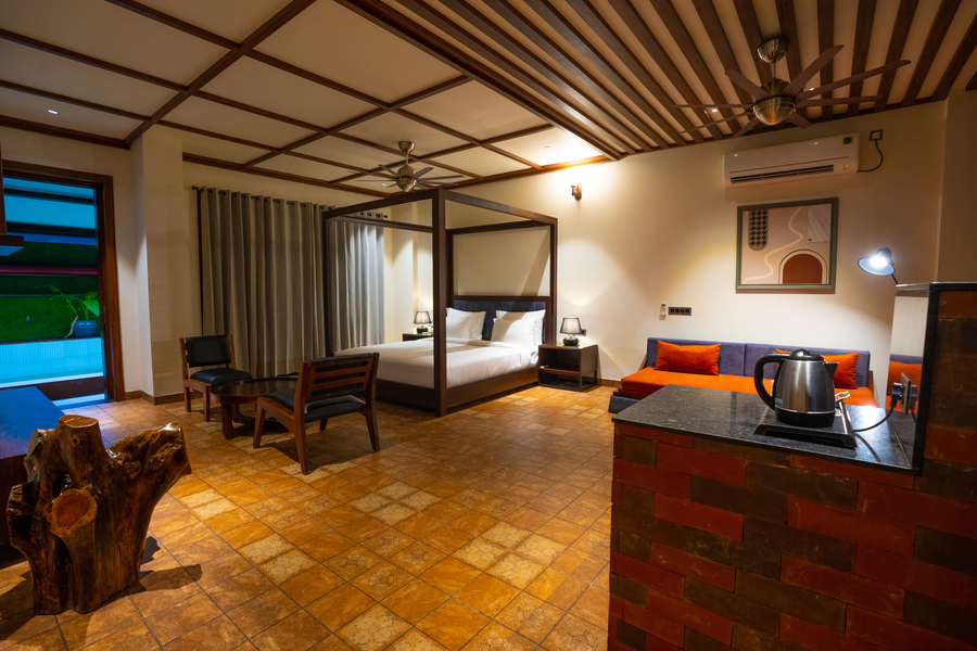 pleasant tree hotel