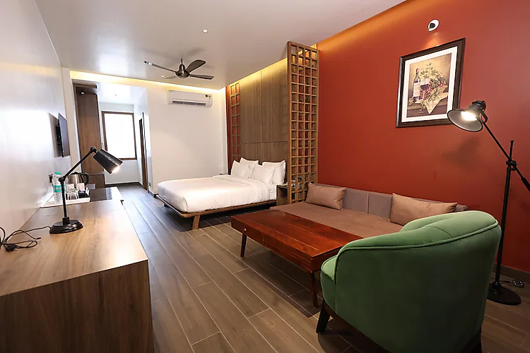 pleasant tree hotel