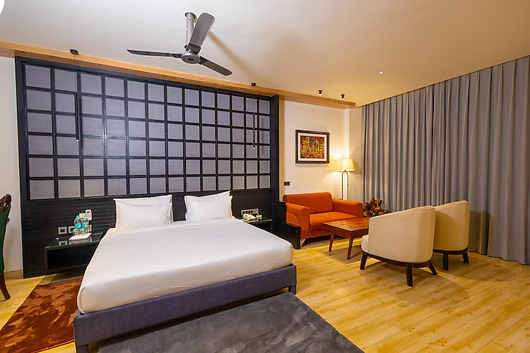 pleasant tree hotel