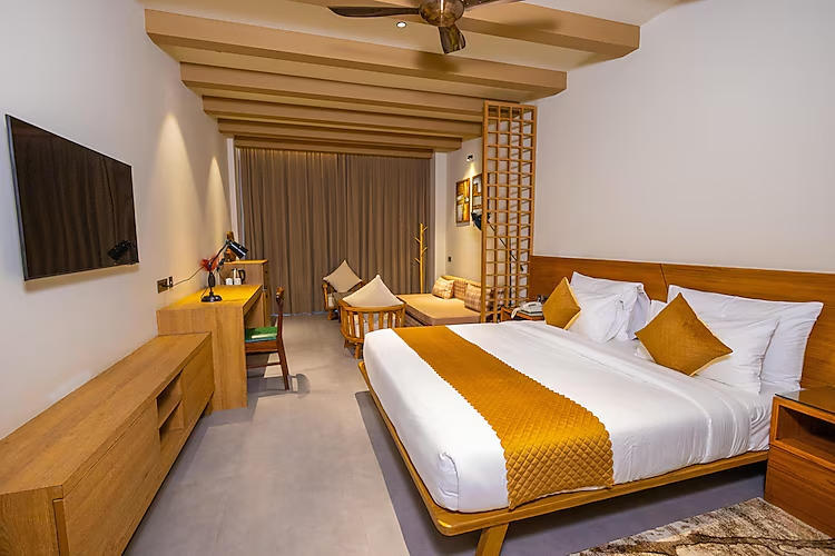 pleasant tree hotel