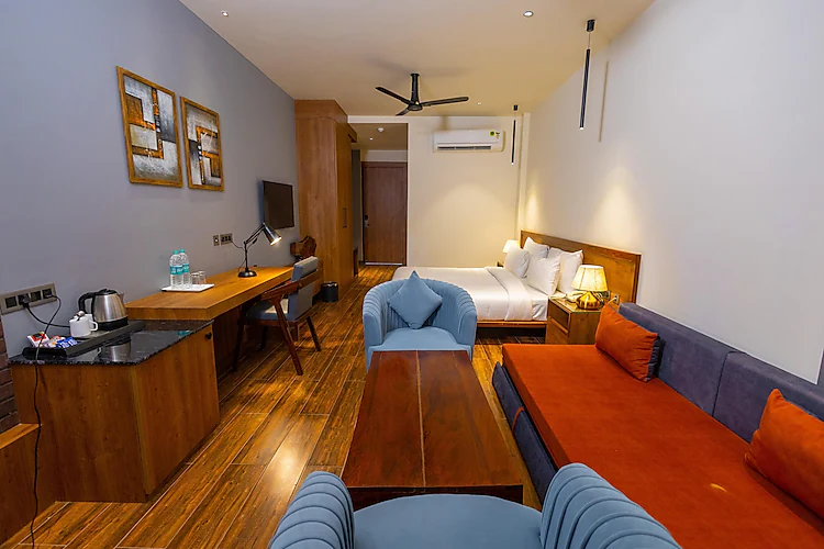 pleasant tree hotel
