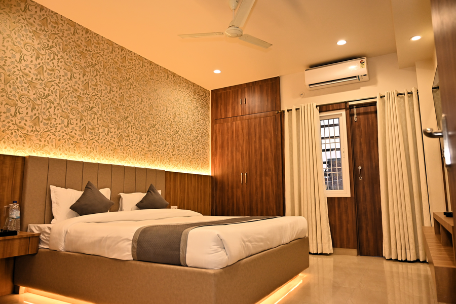 Atharv Kaashi,Shivpurwa,3 star