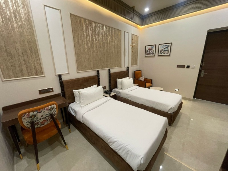 saltstayz autograph connaught place