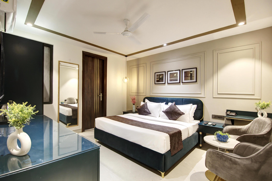 saltstayz premier galleria market road and sector 27