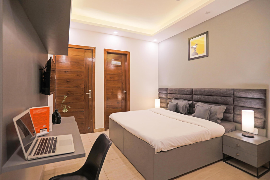 housr dlf phase 4 sector 28 gurgaon