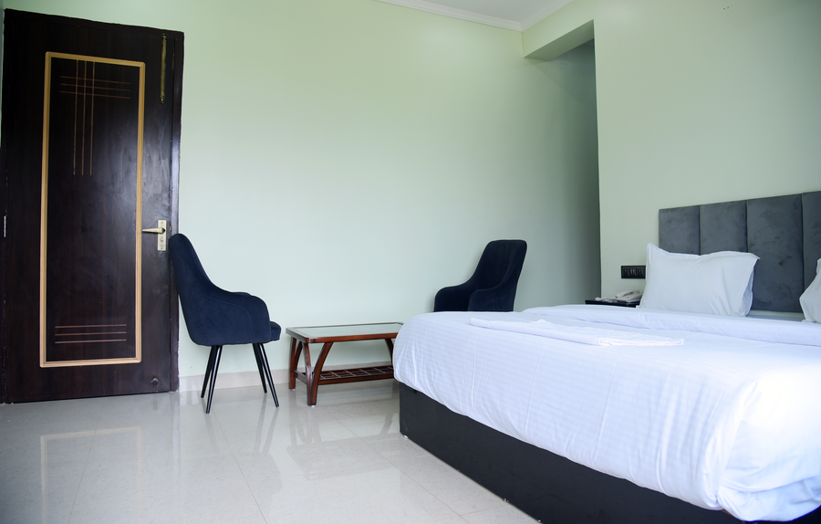 radiant blu hotels sector 70