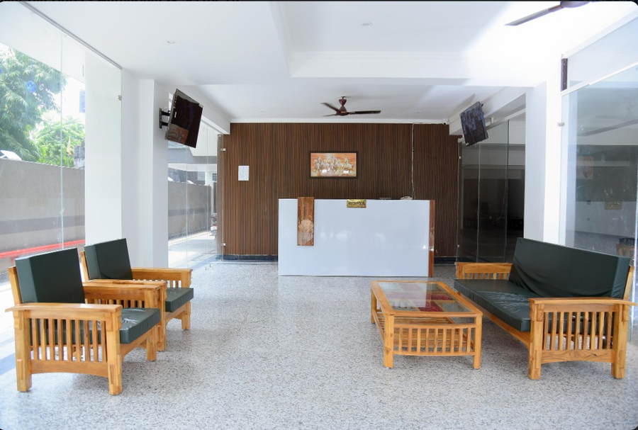 Radiant Blu Hotels Sector 70,Sector 70,3 star