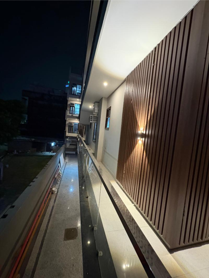 radiant blu hotels sec 70