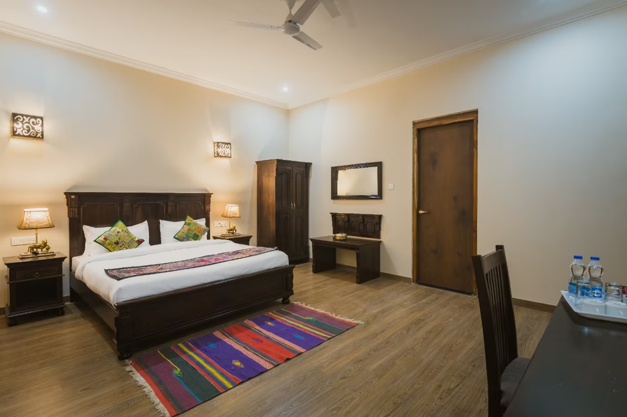 hotel dev garh