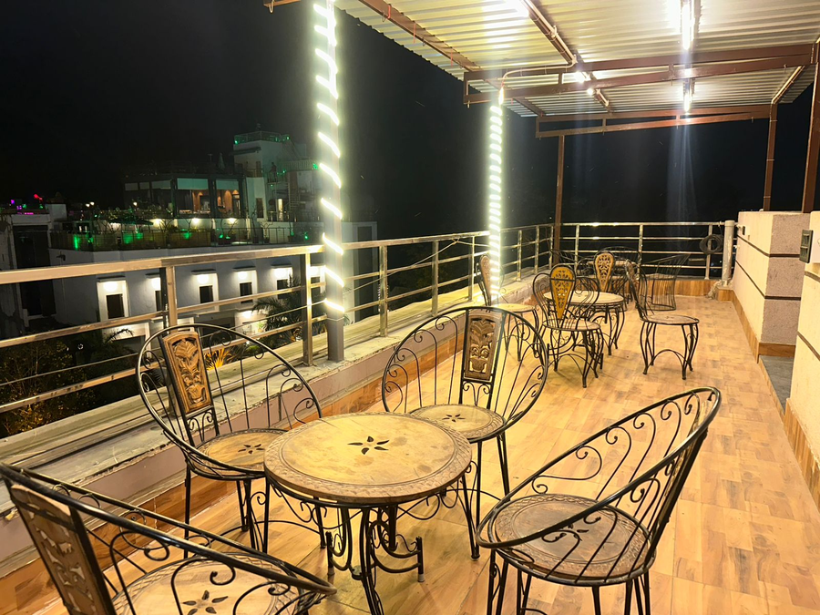 hotel dev vilas 600 metres from taj mahal