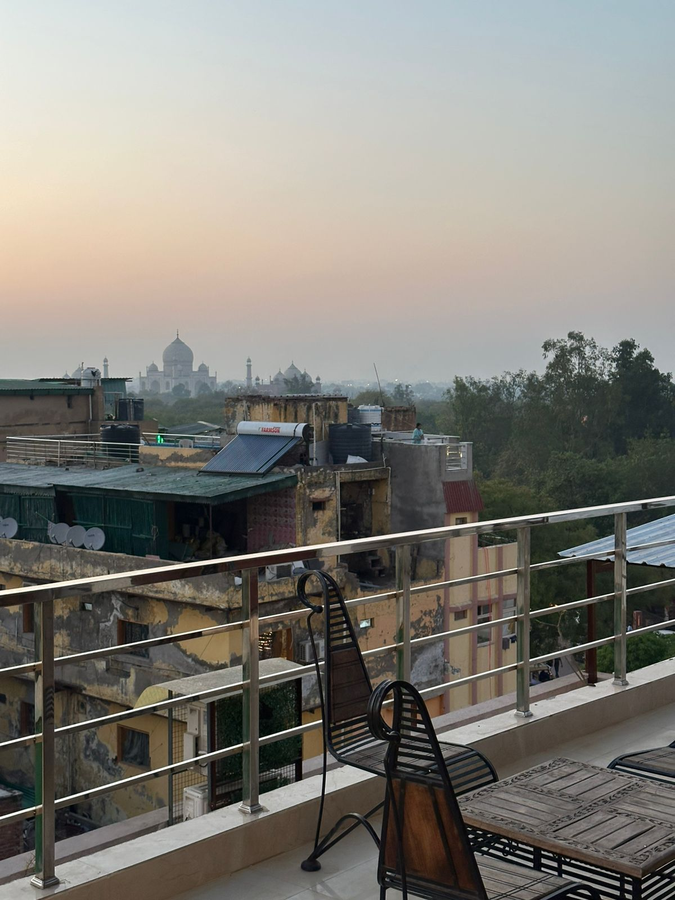 hotel dev vilas 600 metres from taj mahal