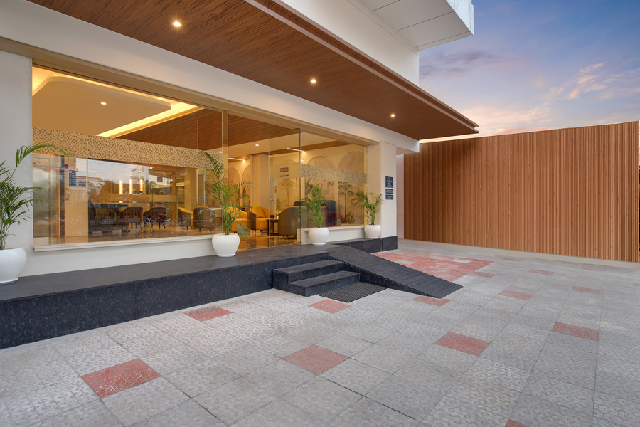 Keys Lite By Lemon Tree Hotels Krishna,Benz Circle,3 star