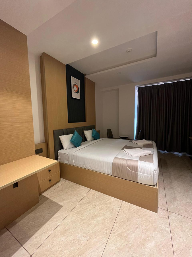 roots luxury suits and banquets