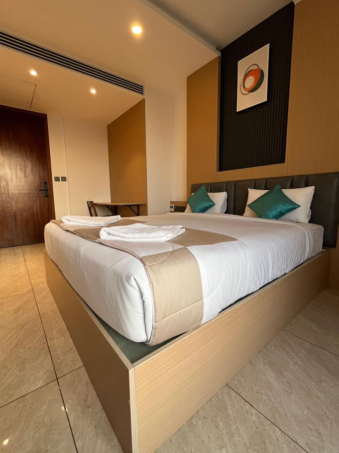 roots luxury suits and banquets