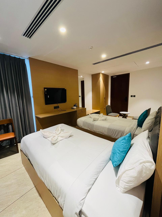 roots luxury suits and banquets