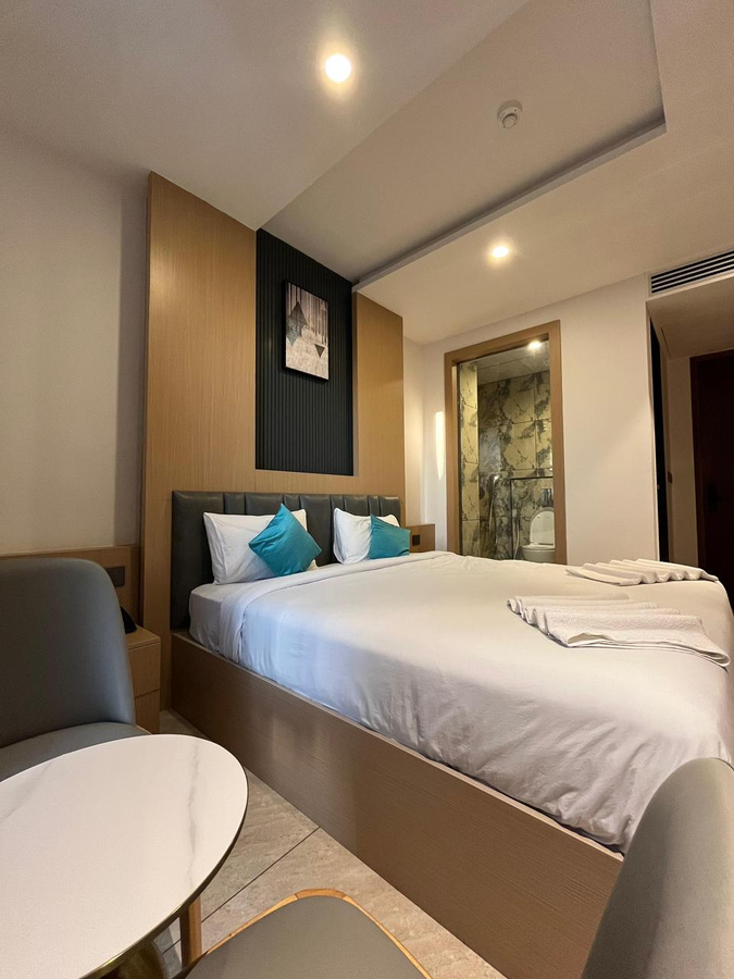 roots luxury suits and banquets