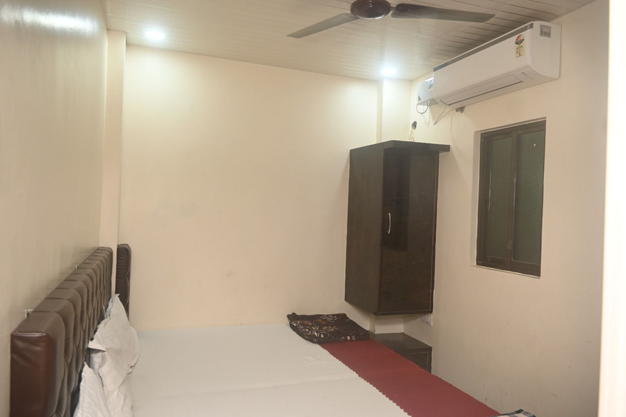 Jai Radhe Krishan Residency,,3 star