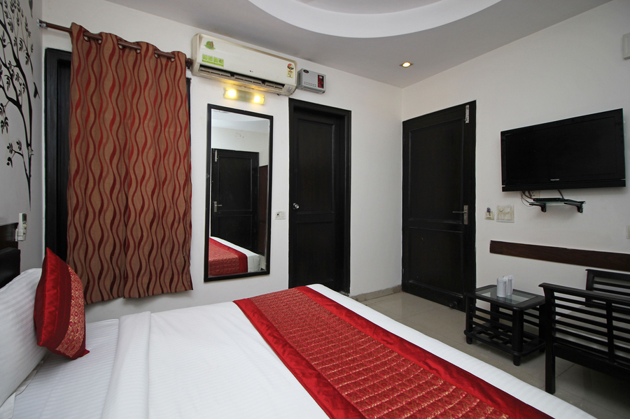 hotel delhi airport plaza