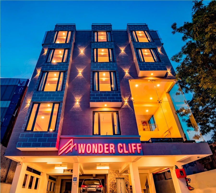 crimson park residency and spa hotel by wonder cliff