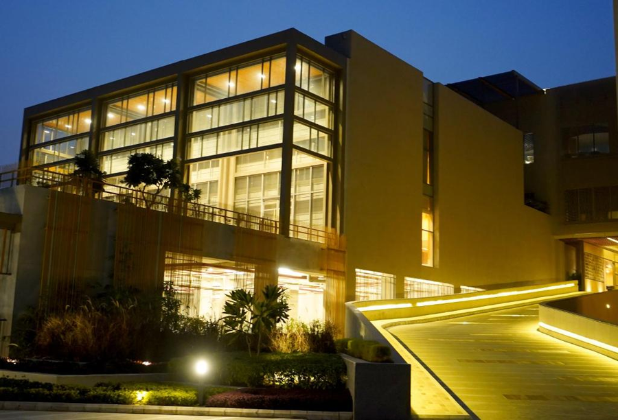 The Centrum,Golf City,5 star