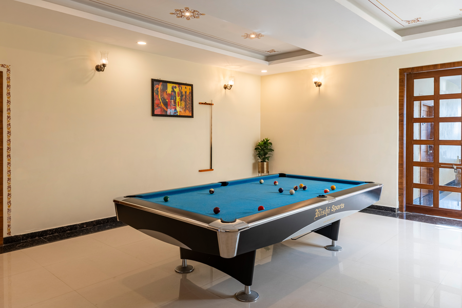 the everest hill resort and spa