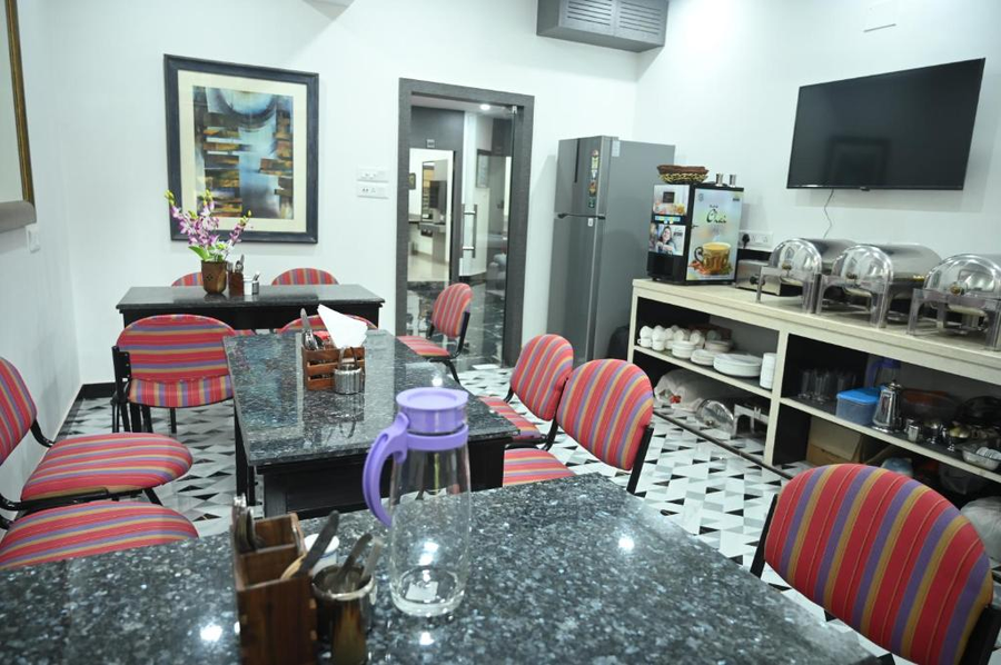 Elgin Suites,Bhowanipore,3 star