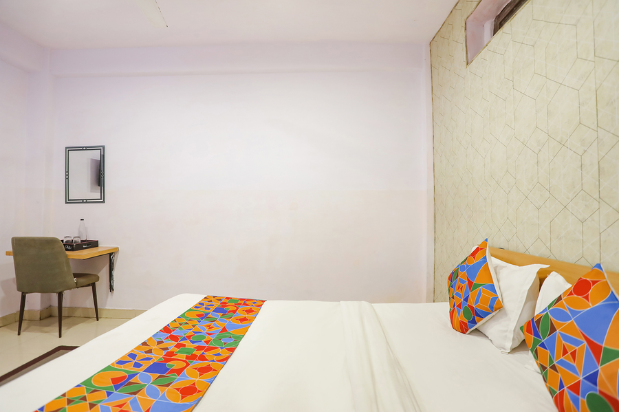 fabhotel pranjul inn