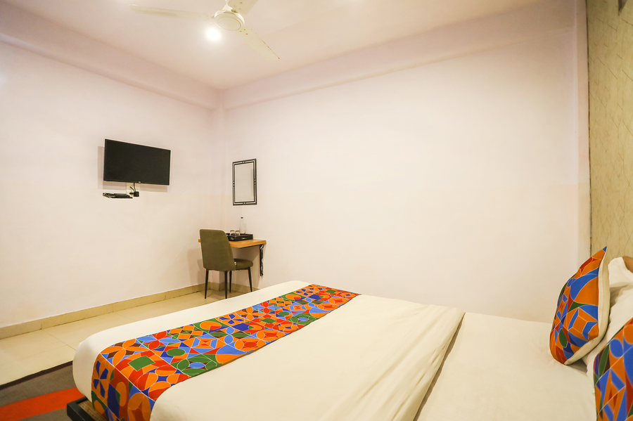 fabhotel pranjul inn