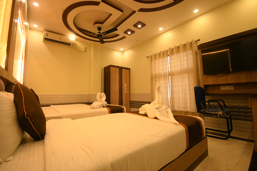 hotel adhunik