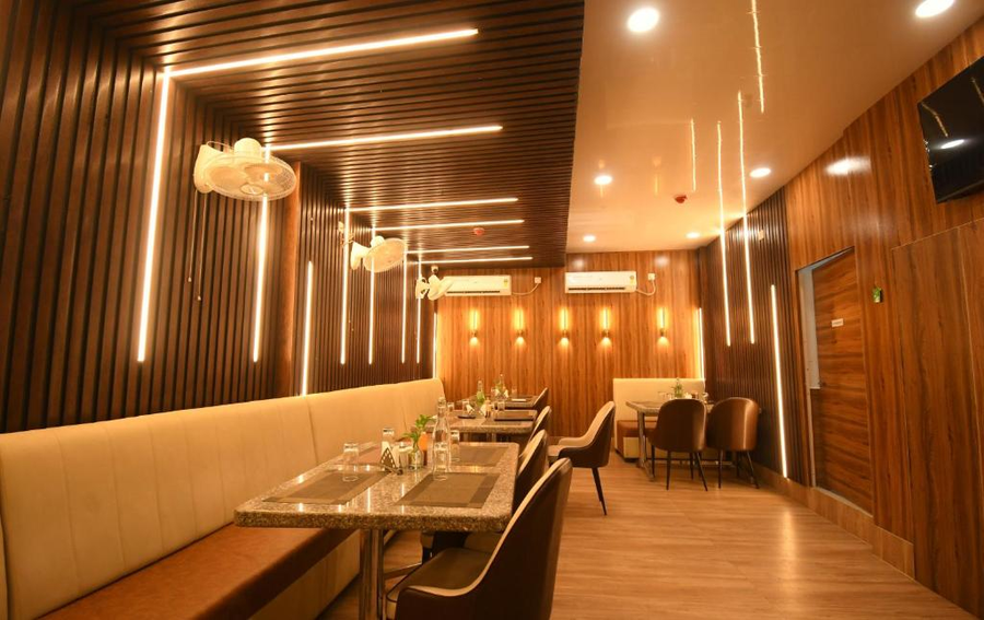 hotel adhunik