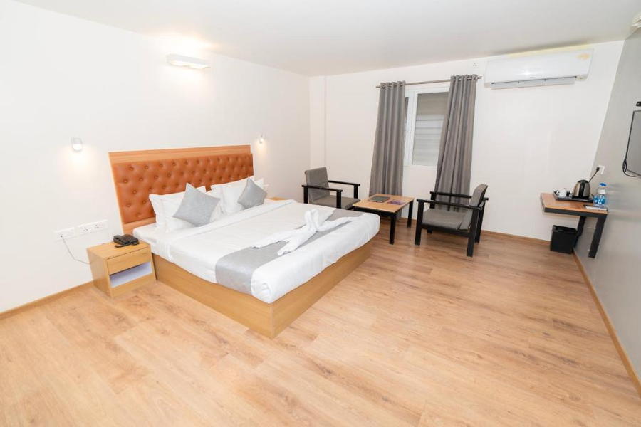 hotel royal samrat residency manyata tech park