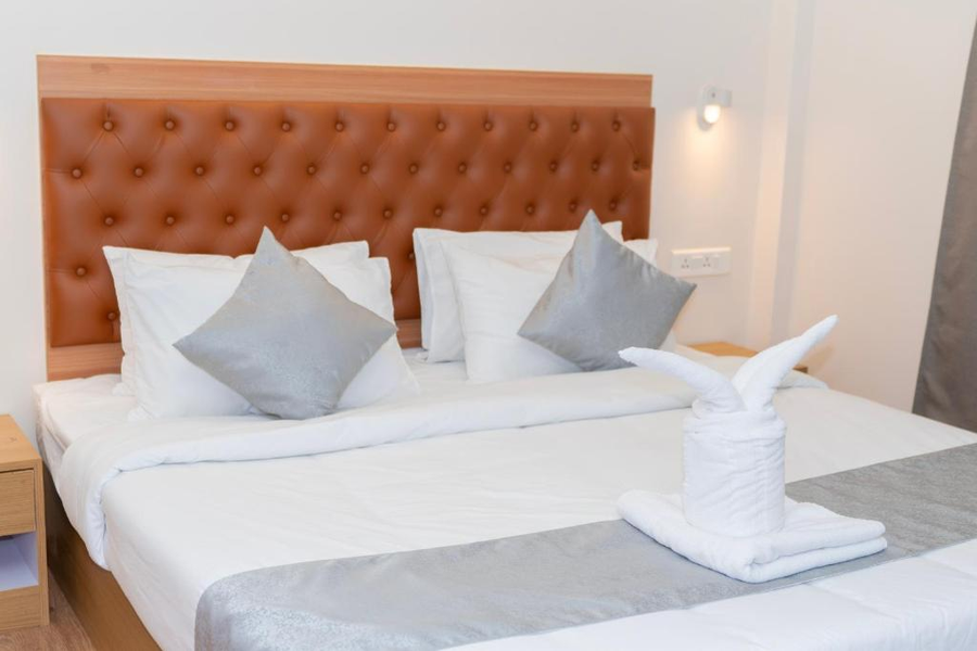 hotel royal samrat residency manyata tech park