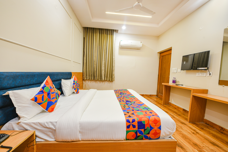 fabhotel alpine tree