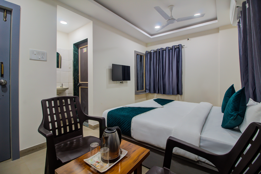 hotel aadya executive