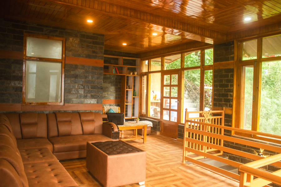 khaapus home naggar