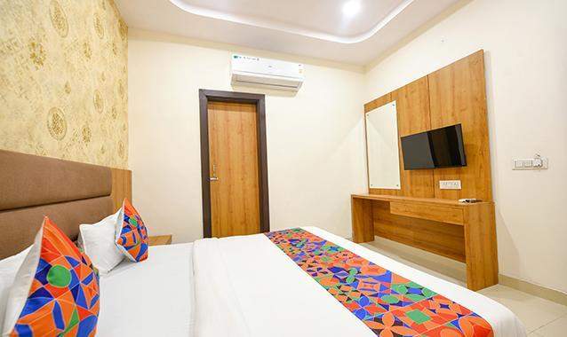 fabhotel golden tree