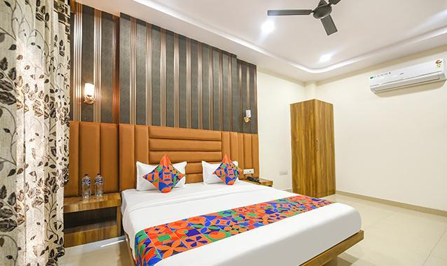 fabhotel golden tree