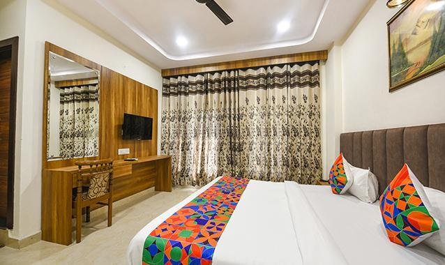 fabhotel golden tree