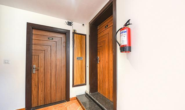 fabhotel golden tree