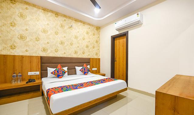 fabhotel golden tree