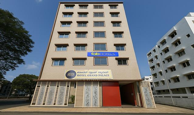 fabhotel a white pearl suites