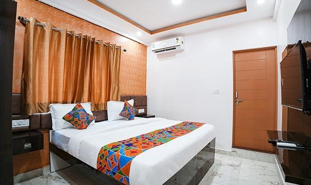 fabhotel a white pearl suites