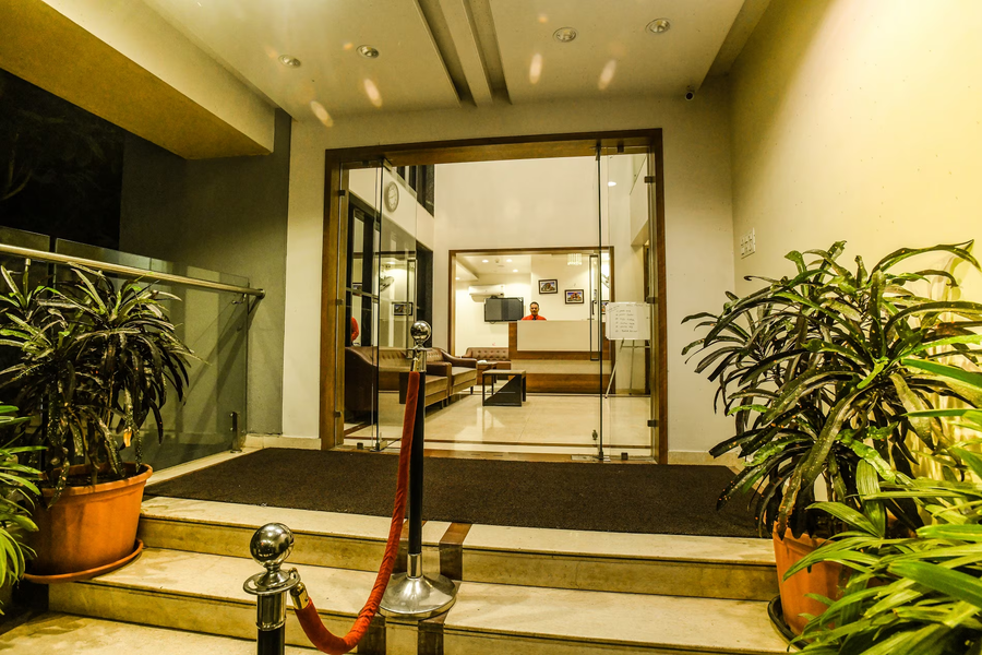 hotel manasi royal