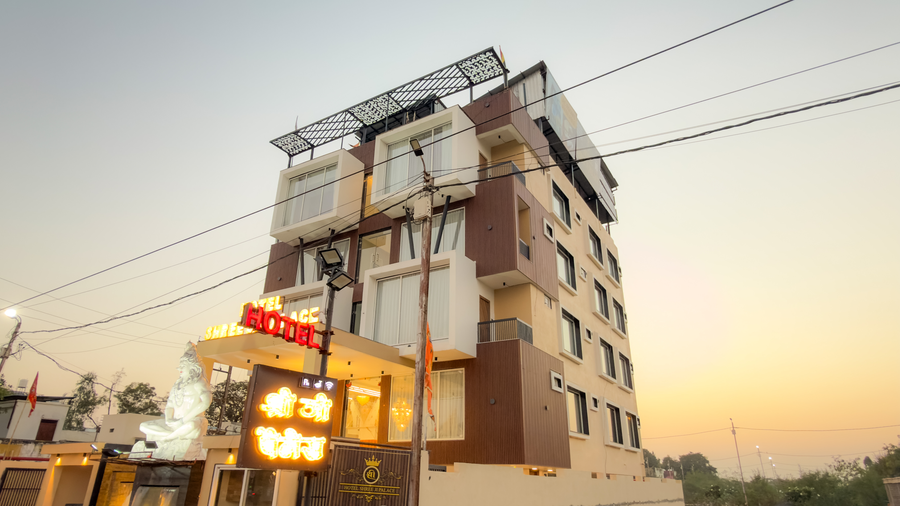Hotel Shree Ji Palace,Jaisinghpura,3 star