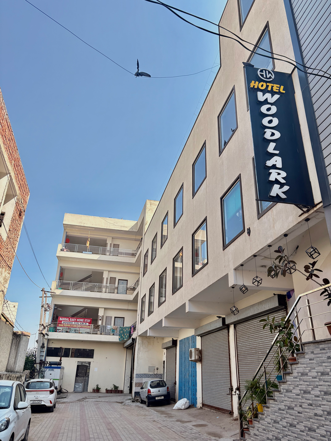 hotel woodlark