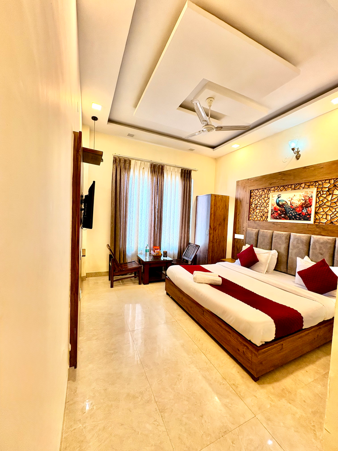 Hotel Woodlark,,3 star