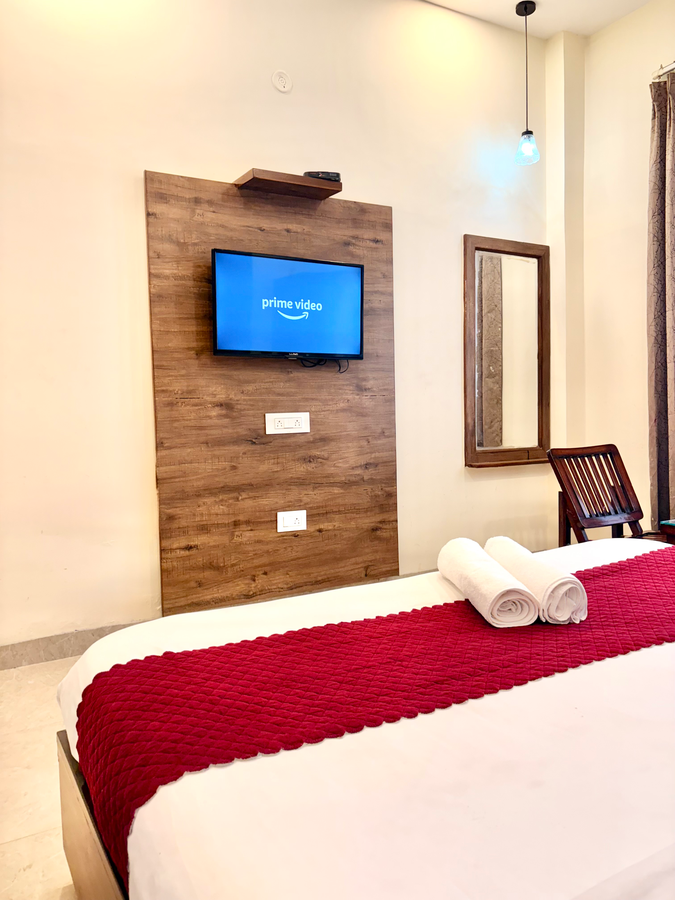 Hotel Woodlark,,3 star